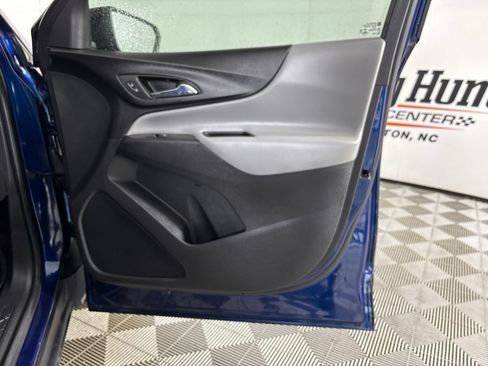 Used 2022 Chevrolet Equinox LS FWD image 22