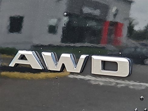 Used 2023 Cadillac XT4 Sport w/ Cold Weather Package image 33