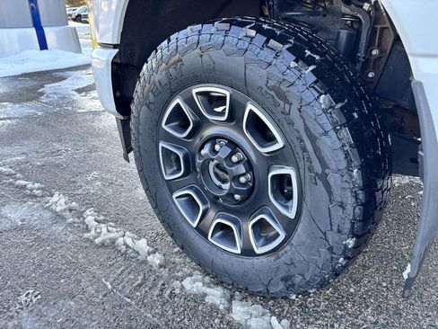 Used 2023 Ford F350 Platinum w/ FX4 Off-Road Package image 12