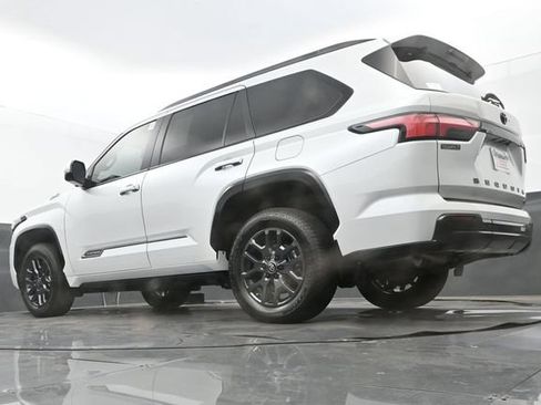 Used 2025 Toyota Sequoia Platinum AWD/4WD image 26