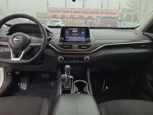 Used 2023 Nissan Altima 2.5 SV image 18