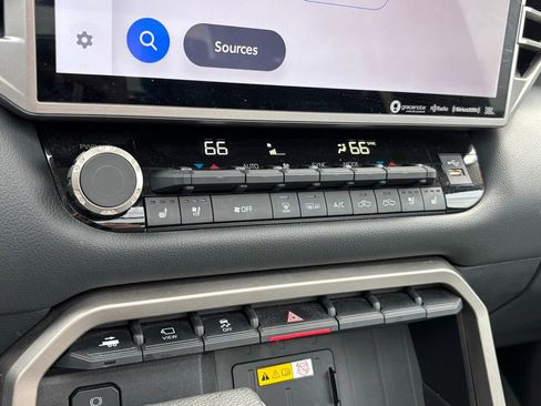 Used 2023 Toyota Tundra Limited image 23