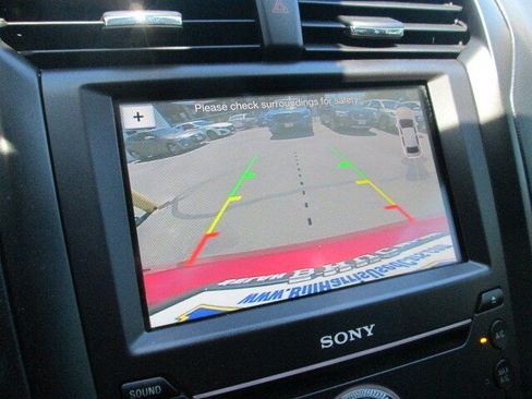 Used 2017 Ford Fusion Titanium FWD image 17