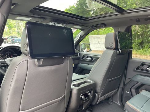 New 2026 GMC Yukon AT4 w/ AT4 Premium Plus Package AWD/4WD image 37