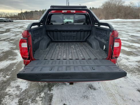 Used 2023 GMC Canyon AT4 w/ LPO, Sports Bar Package image 17