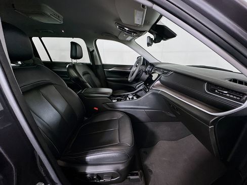 Used 2023 Jeep Grand Cherokee L Limited w/ Luxury Tech Group II image 34