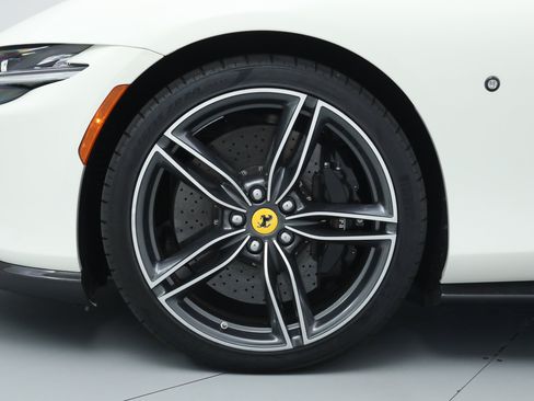 Certified 2024 Ferrari Roma Spider RWD image 43