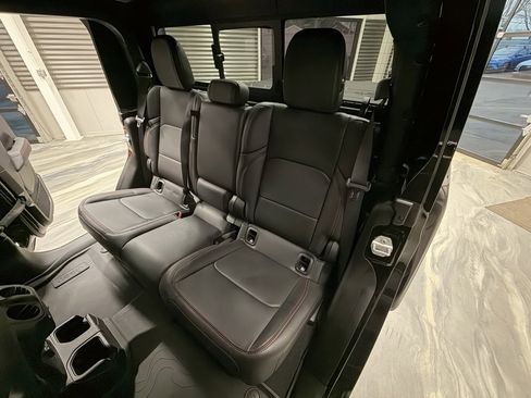 Used 2025 Jeep Gladiator Rubicon image 7