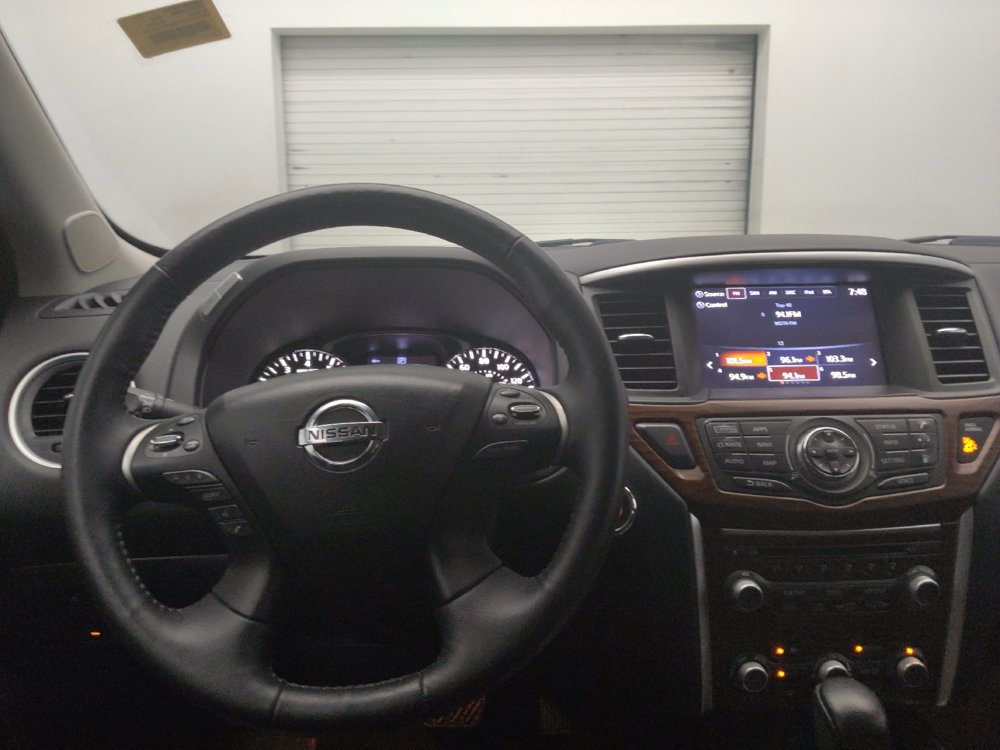 Used 2018 Nissan Pathfinder Platinum FWD image 22