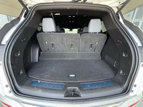Used 2023 Buick Enclave Essence image 22