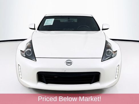 Used 2020 Nissan 370Z Coupe RWD image 2