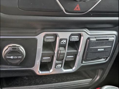 Used 2018 Jeep Wrangler Unlimited Sport S image 16