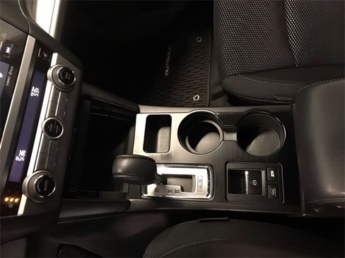 Used 2016 Subaru Outback 2.5i Premium image 19