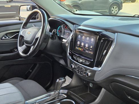 Used 2020 Chevrolet Traverse LT FWD image 31