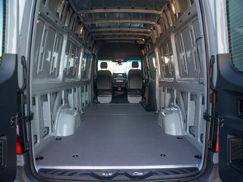 New 2025 Mercedes-Benz Sprinter 2500 image 34