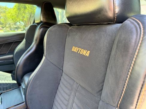 Used 2018 Dodge Charger R/T RWD image 34
