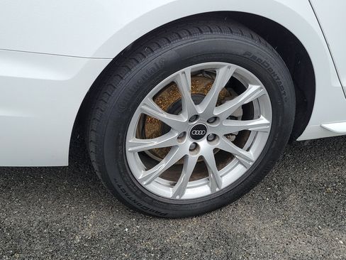 Used 2023 Audi A4 2.0T Premium w/ Convenience Package image 5