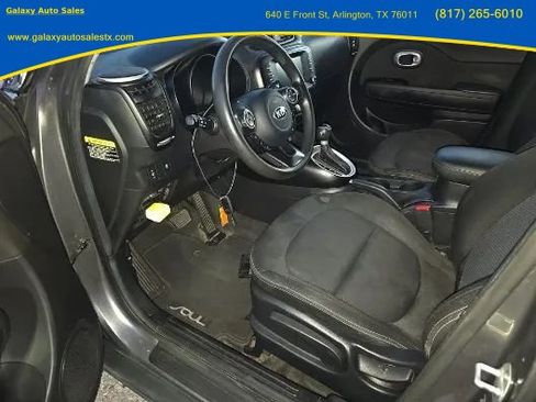 Used 2018 Kia Soul + FWD image 9