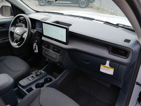 New 2025 Ford Maverick XL w/ Equipment Group 101A image 25