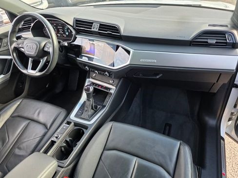 Used 2024 Audi Q3 2.0T Premium image 9