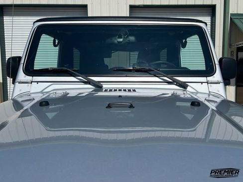 Used 2005 Jeep Wrangler Unlimited image 41