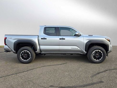 New 2025 Toyota Tacoma TRD Off-Road AWD/4WD image 2