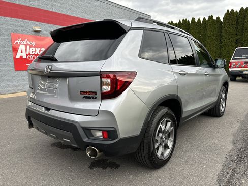 Used 2023 Honda Passport TrailSport image 3