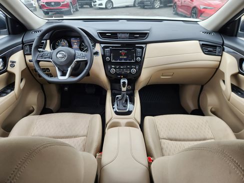 Used 2020 Nissan Rogue SV image 8