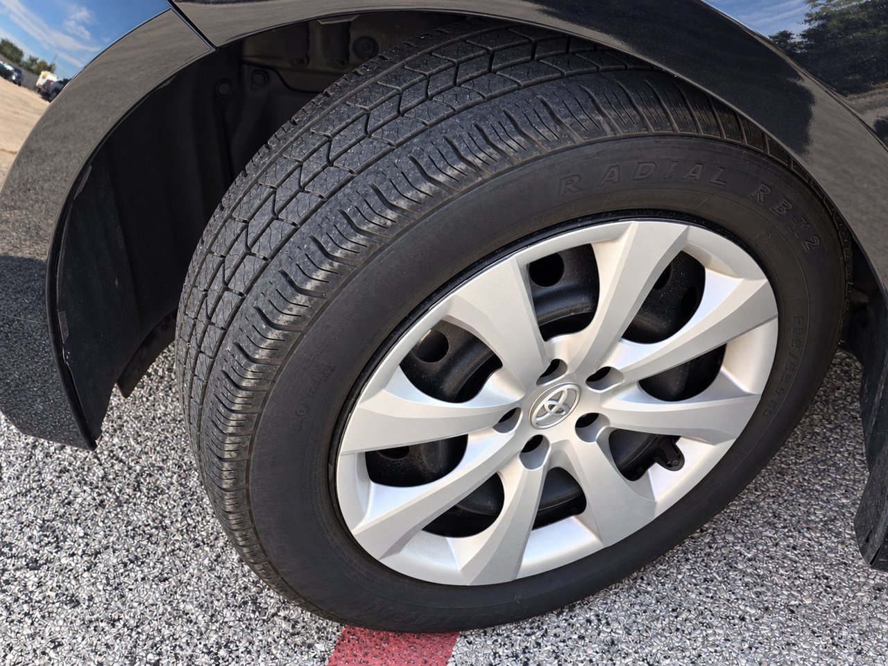 Used 2025 Toyota Corolla LE FWD image 5