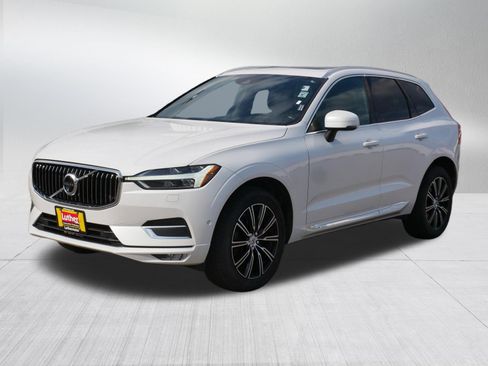 Used 2018 Volvo XC60 T5 Inscription w/ Convenience Package AWD/4WD image 3