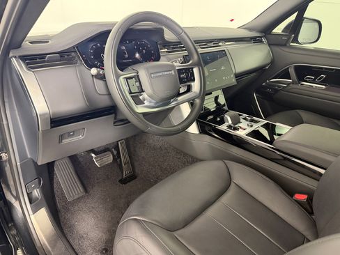 Used 2023 Land Rover Range Rover SE AWD/4WD image 4