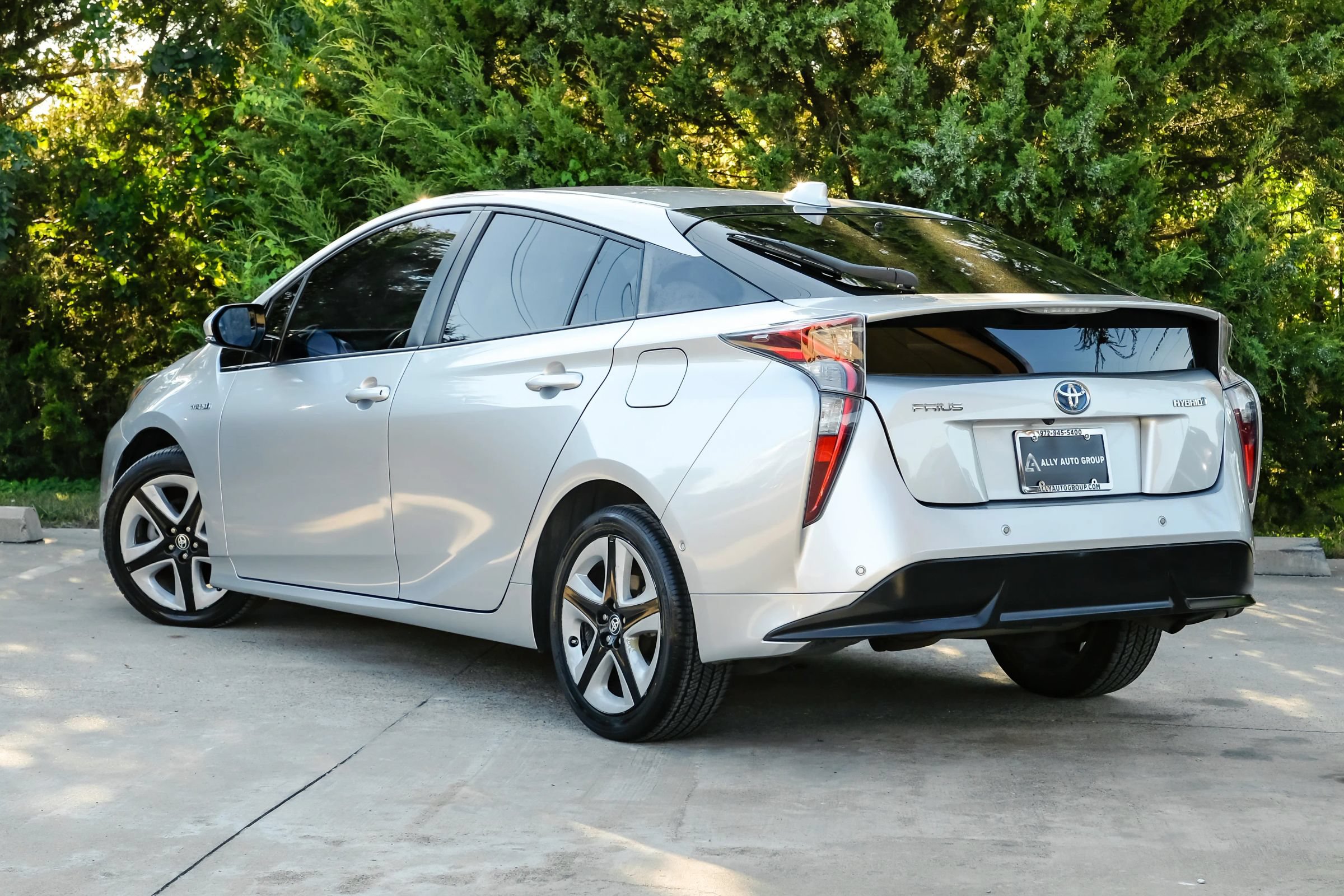 Used 2016 Toyota Prius Four Touring w/ Premium Convenience Package FWD image 10