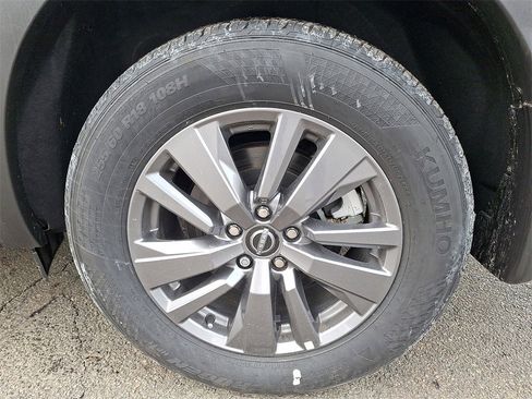 New 2025 Nissan Pathfinder S image 5