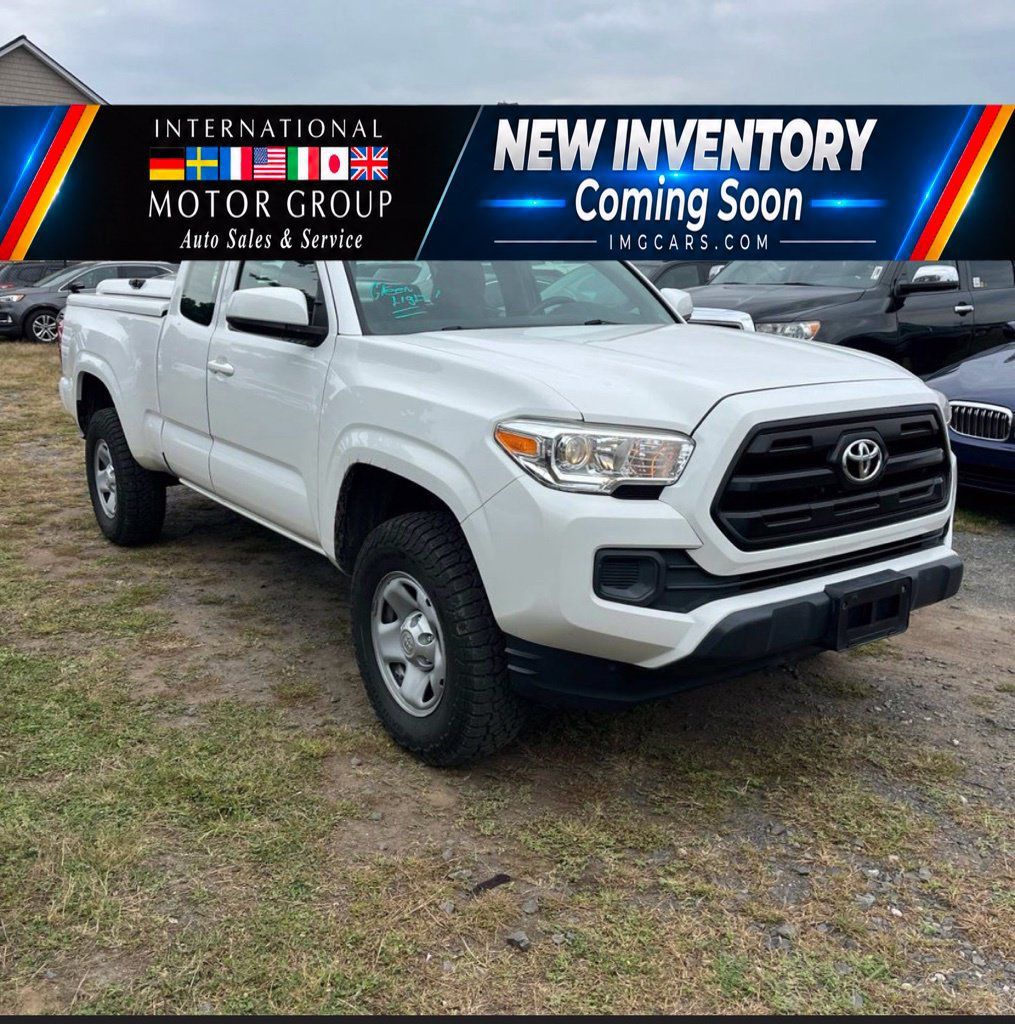 Used 2017 Toyota Tacoma SR RWD image 1