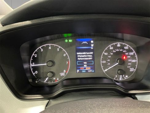 Used 2025 Toyota Corolla SE image 14