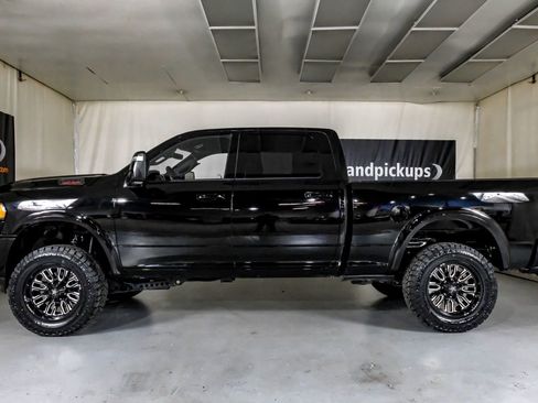 Used 2024 RAM 2500 Big Horn w/ Night Edition image 12