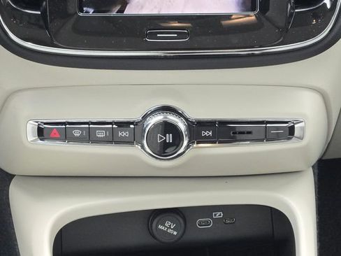 New 2026 Volvo XC40 B5 Ultra AWD/4WD image 19