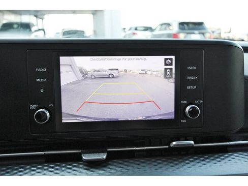 Used 2022 Kia Carnival LX FWD image 26