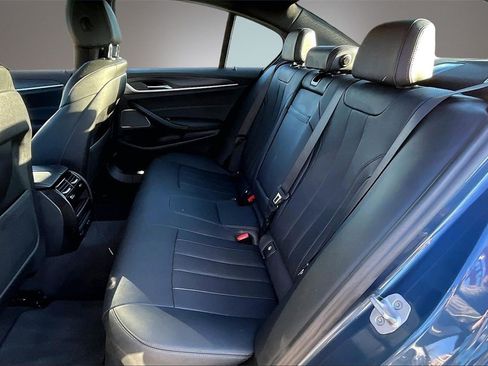 Used 2023 BMW 530i xDrive w/ Premium Package image 21