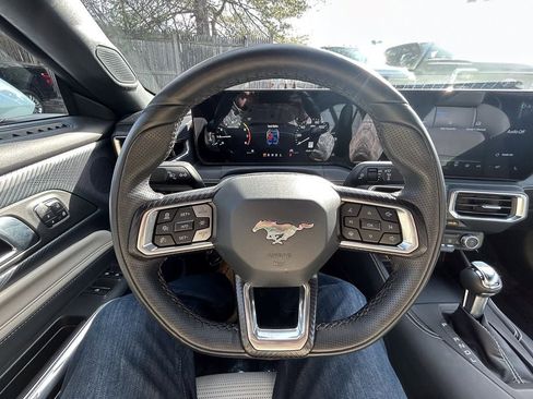 Used 2025 Ford Mustang Premium image 13