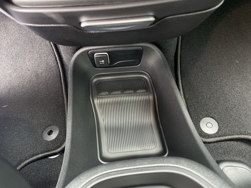 New 2026 Chrysler Pacifica Select image 31