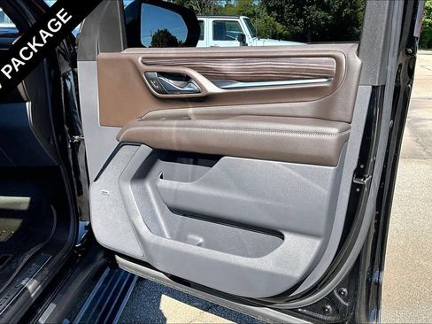 Used 2021 GMC Yukon Denali w/ Denali Premium Package AWD/4WD image 24