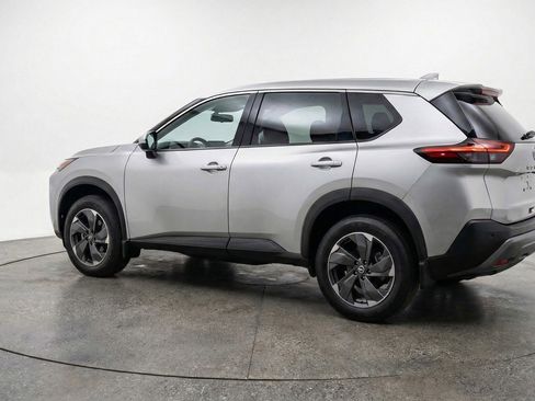 Used 2025 Nissan Rogue SV image 6