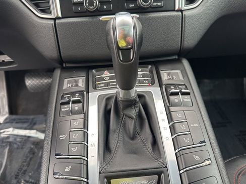 Used 2015 Porsche Macan S image 21