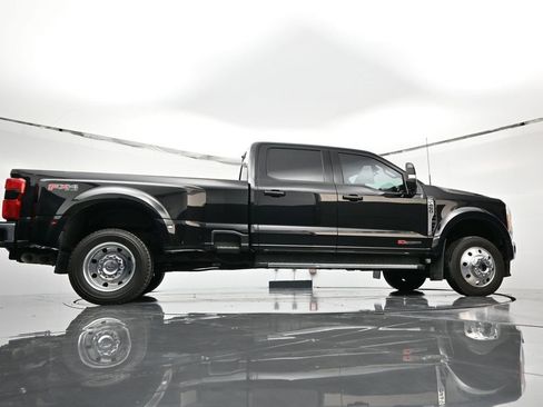 Used 2023 Ford F450 Lariat w/ FX4 Off-Road Package image 41