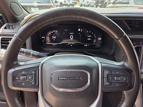 Used 2022 GMC Yukon XL Denali AWD/4WD image 26