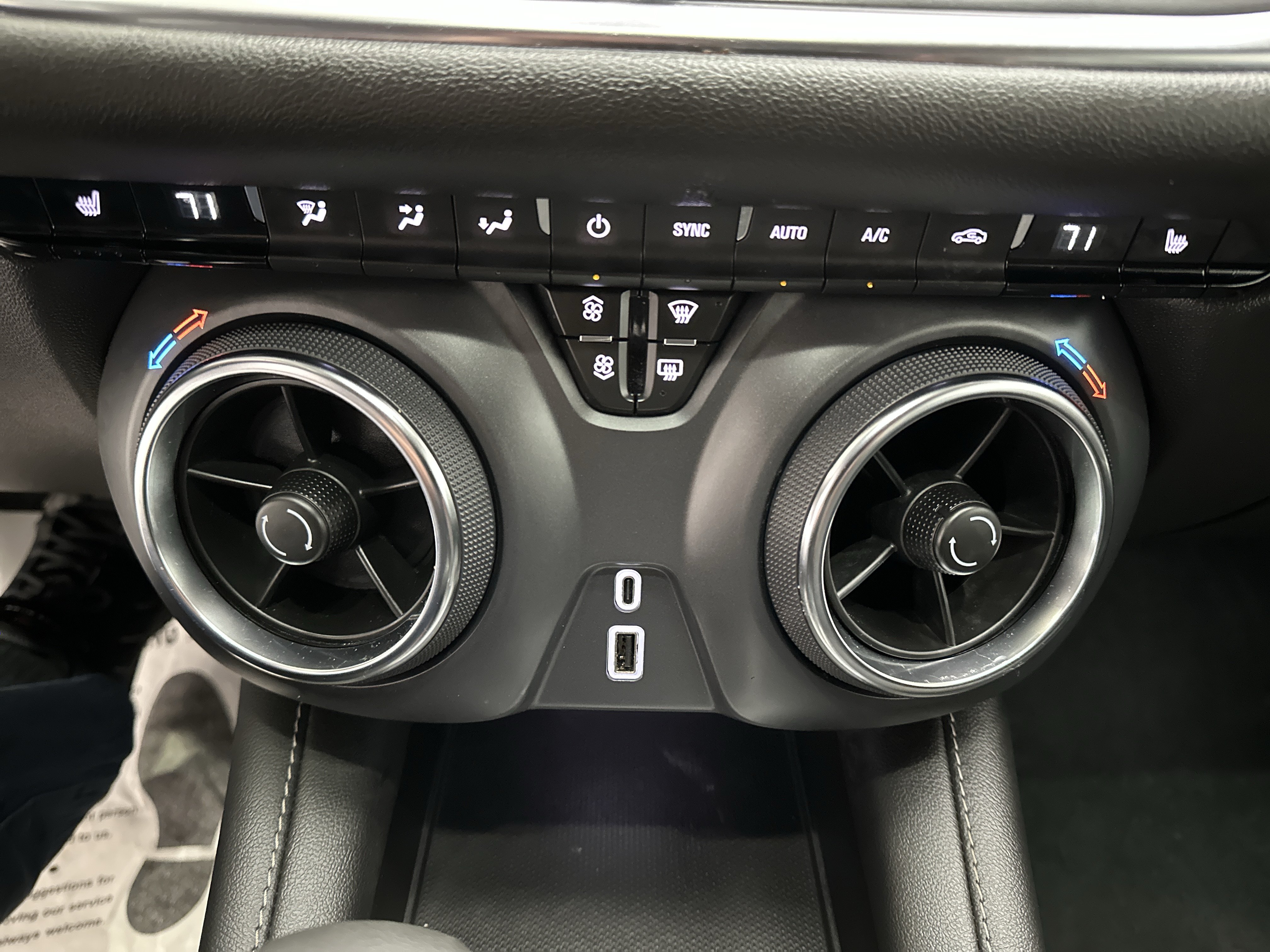 Used 2025 Chevrolet Blazer LT AWD/4WD image 30