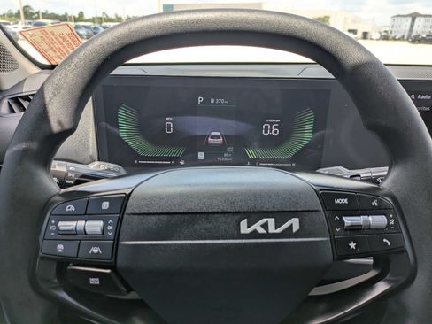Certified 2025 Kia K4 FWD image 30