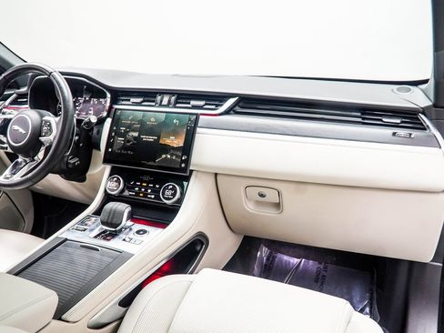 Used 2023 Jaguar F-PACE R-Dynamic S image 16