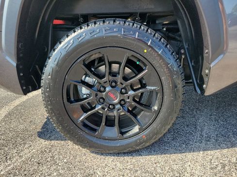 Used 2022 Toyota Tundra SR5 w/ Convenience Package RWD image 8